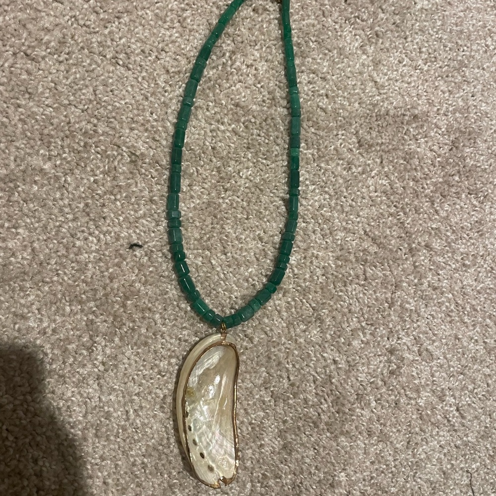 Green Beaded Necklace with Shell Pendant